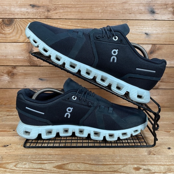 ON Running Cloud 5 Trainers Size UK 8 Womens Black Magnet Surf Running Shoes - Picture 4 of 14